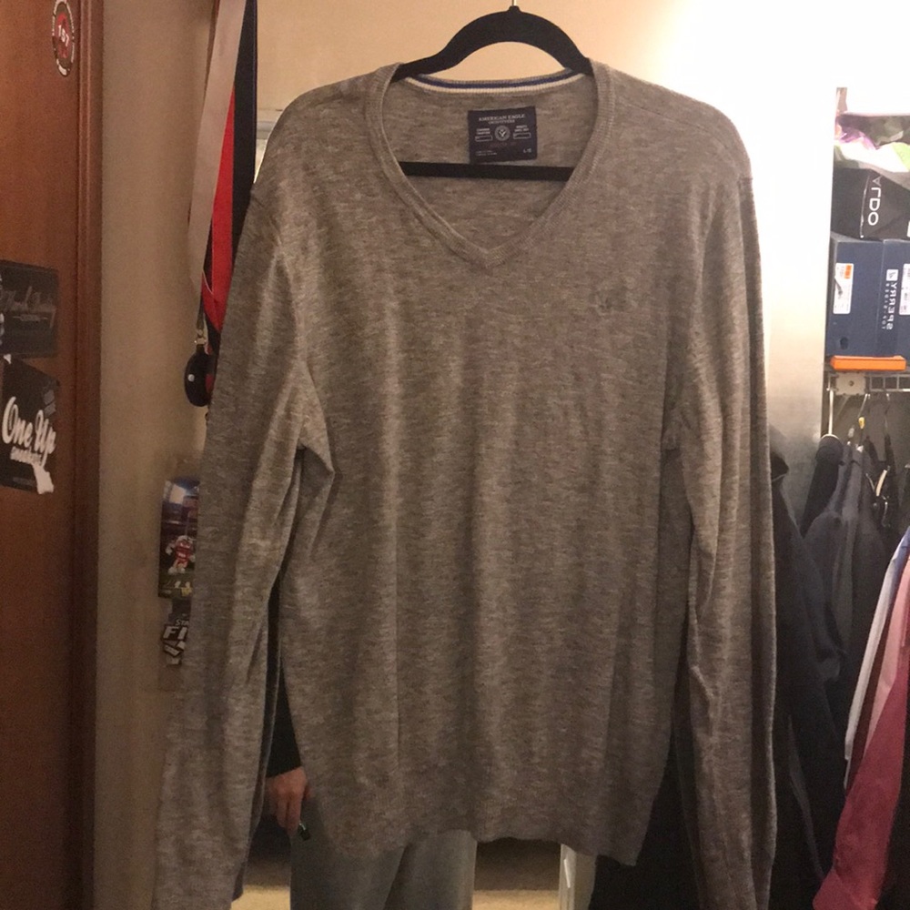 Men’s athletic fit sweater
